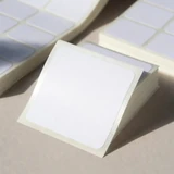 מדבקות PVC לבנות